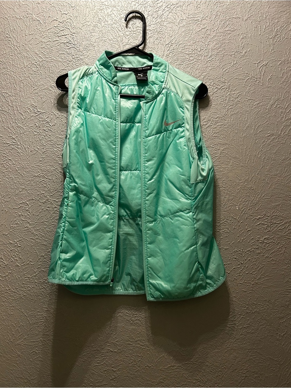 Nike Women’s Mint Green Quilted Sleeveless Vest